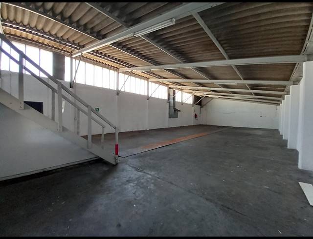 335M² FACTORY TO LET IN STIKLAND INDUSTRIAL